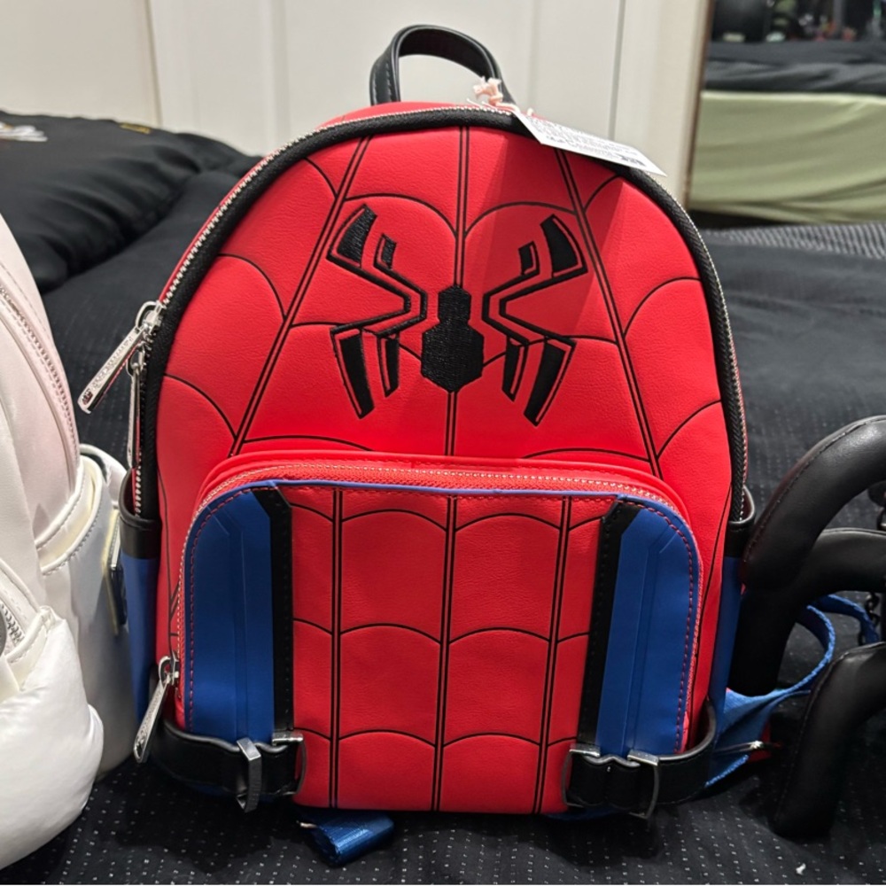 BNWT Disney Loungefly Marvel Spider-Man Mini Backpack